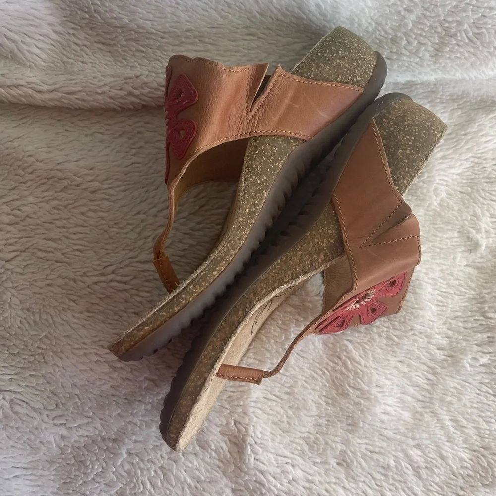 Josef Seibel Natalya 09 leather flower tan red thong sandal